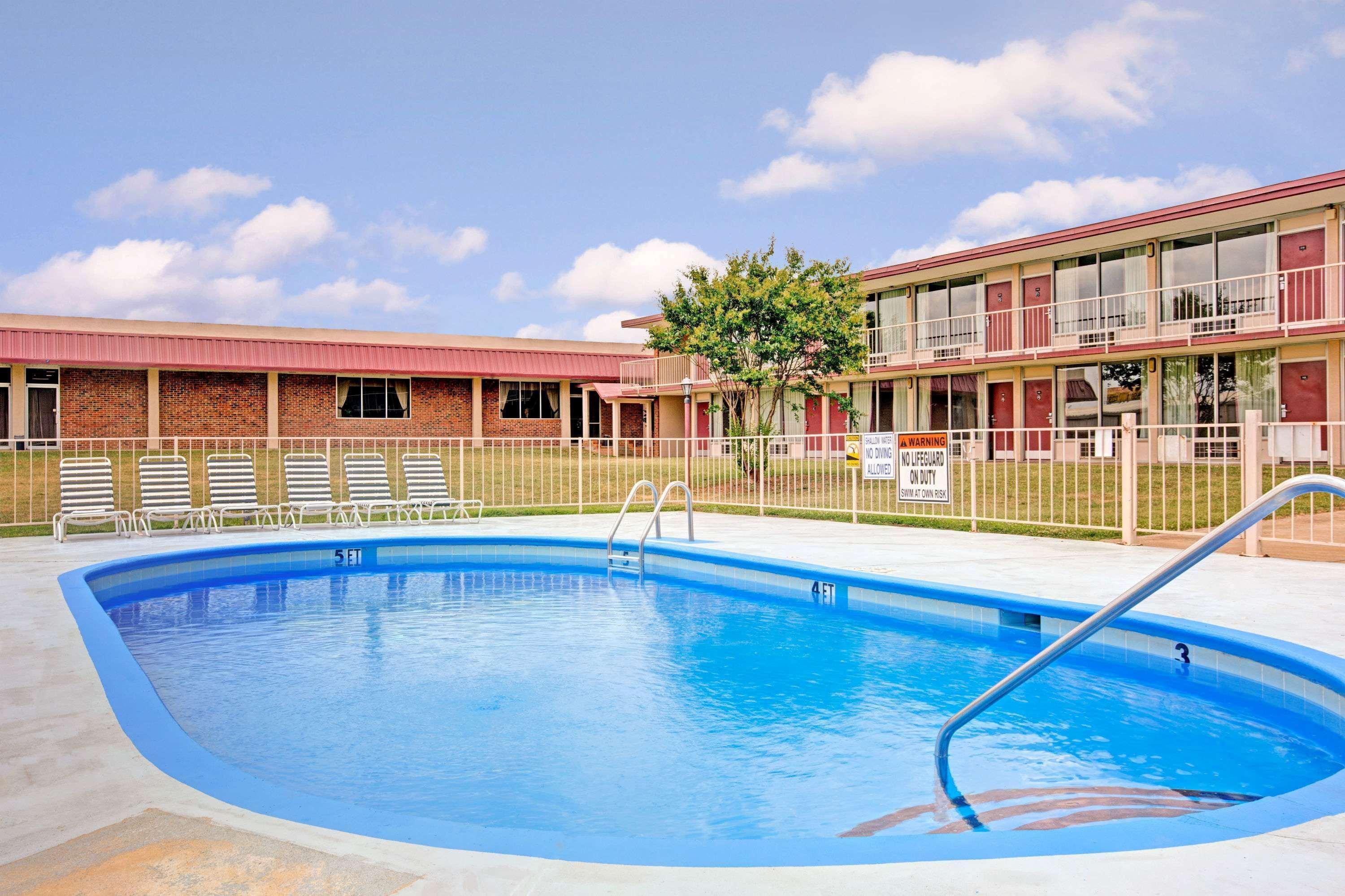 Super 8 By Wyndham Gaffney Otel Dış mekan fotoğraf